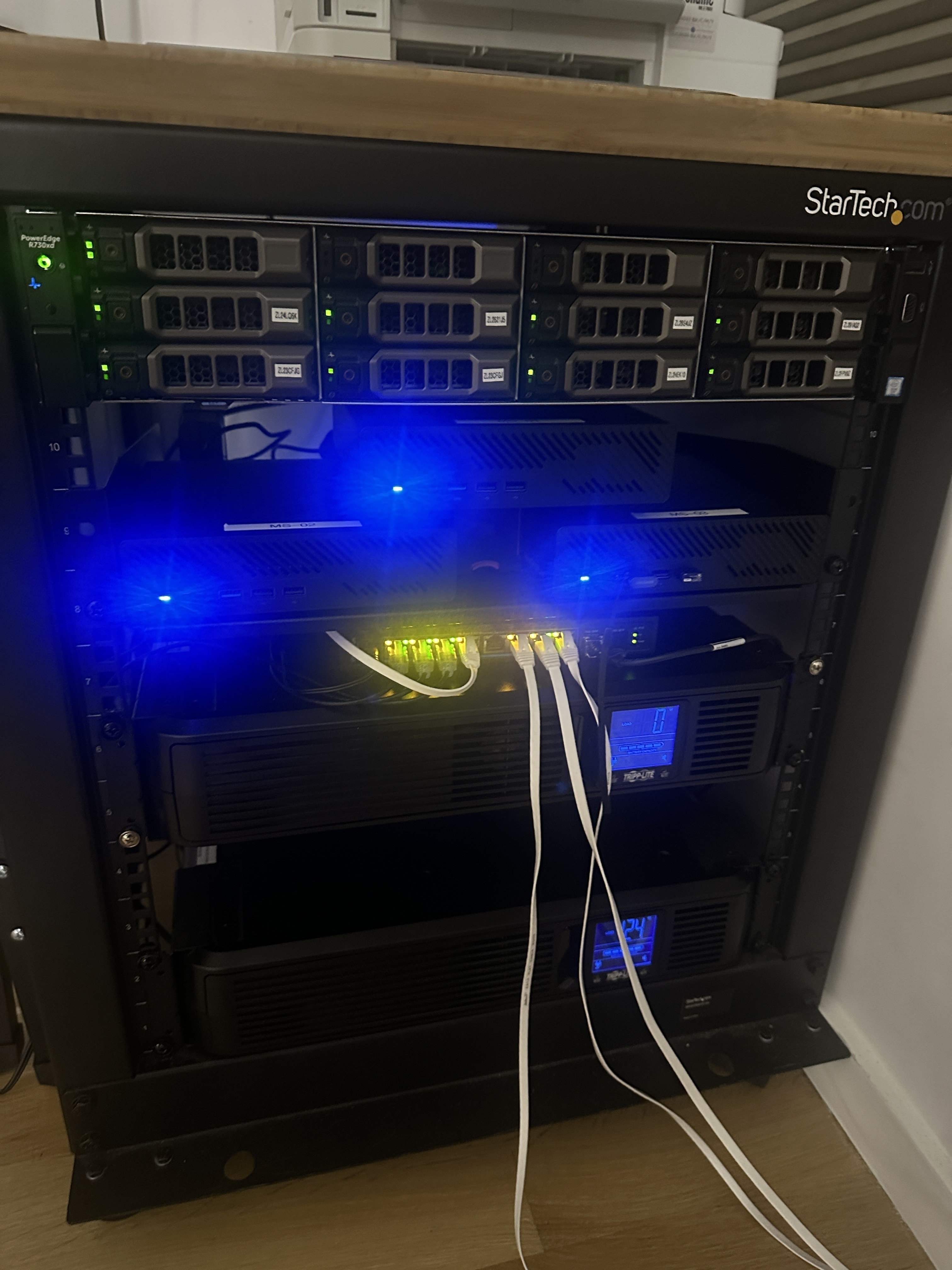 Technis homelab rack